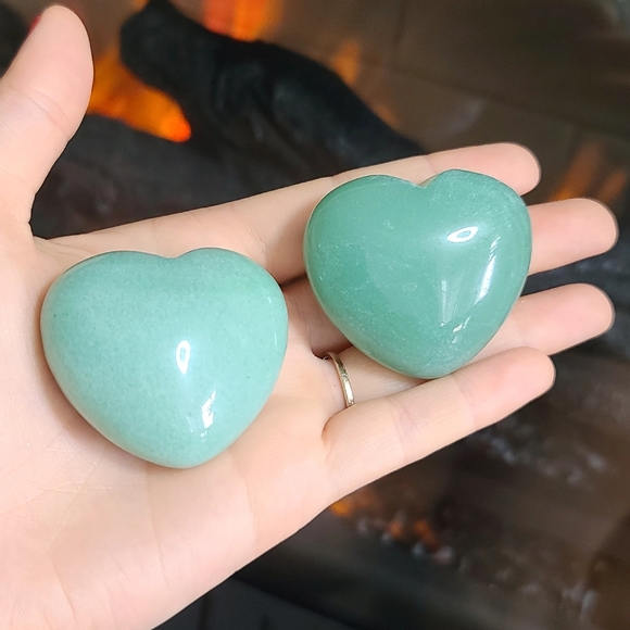 Green Aventurine Heart crystals - Picture 3 of 3